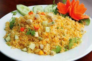 Quán Ăn Quỳnh Côi Quán - Cơm Rang, Phở, Mỳ Xào