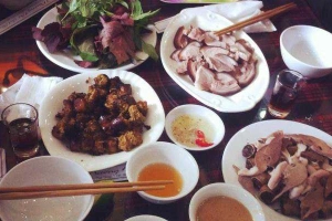 Quán Ăn Quỳnh Liên - Đặc Sản Lợn Mán & Gà Đồi