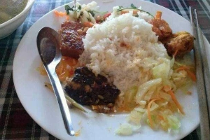 Quán Ăn Sơn Tùng - Cơm Tự Chọn