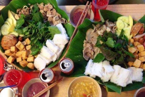 Quán Ăn Tá Lả Quán - Bún Đậu Mắm Tôm & Chè 12 Món
