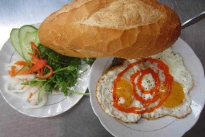 Quán Ăn Tân Tân - Bánh Mì Ốp La