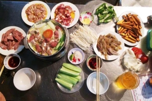 Quán Ăn Táo Đỏ - Lẩu & Nướng