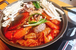 Quán Ăn Thảo Ngọc - Lẩu Bò Nấm & Hải Sản Bình Dân