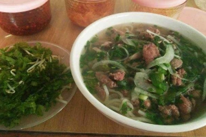 Quán Ăn Trương Gia - Phở Bò & Bún Đò Trai