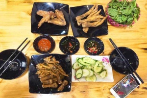 Quán Ăn Tú Gà - Chân Gà Rang Muối