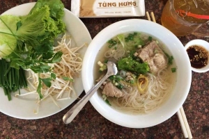 Quán Ăn Tùng Hưng - Hủ Tiếu Mì Sườn - Trần Hưng Đạo