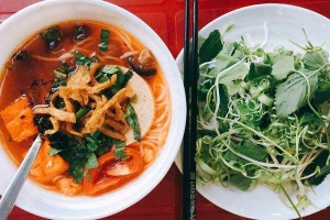 Quán Ăn Tuyết Lê - Bún Riêu Chay & Cơm Chay