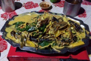 Quán Ăn Út Hóa Quán - Chiên, Xào & Lẩu