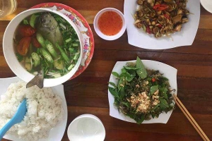 Quán Ăn Út Ngọc - Cơm Hải Sản Bình Dân