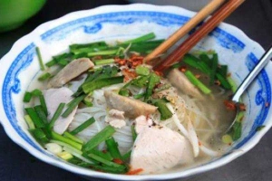 Quán Ăn Út Phấn - Hủ Tiếu, Bò Kho & Mì Hoành Thánh