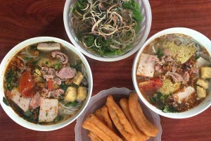 Quán Ăn Vân Anh - Cơm, Phở & Bún Riêu