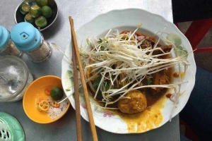 Quán Ăn Văn Dĩ - Bún Thịt Xào & Bánh Tằm