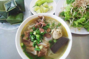 Quán Ăn Vân Hường - Bún Bò Huế - Nguyễn Tất Thành