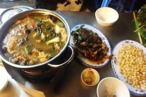 Quán Ăn Yến Nhi - Lẩu & Nướng
