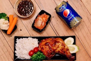 Quán Ăn Cơm Gà Cây Xăng - Tạ Quang Bửu