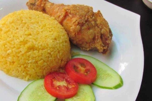 Quán Cơm Mr. Lữ - Cơm Gà Da Giòn - Núi Thành