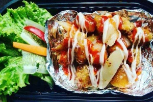 Quán Cơm Tròn's Kitchen - Giao Cơm Văn Phòng