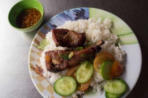Quán Cơm Út Trúc - Cơm Tấm Sườn Cọng