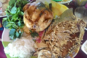 Nhà Hàng Quán Hoa Phượng - Sân Vườn Ven Đô