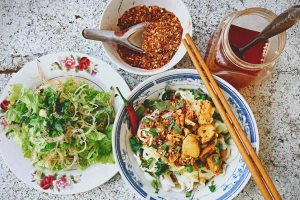 Quán Ăn Quán Hồng - Mì Quảng & Bún Riêu
