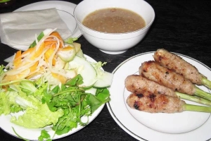 Quán Ăn Quán Hương Trà Huế - Nem Lụi & Bún Thịt Nướng