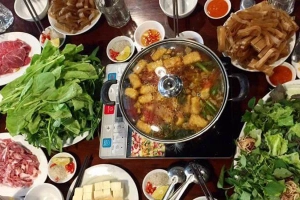 Quán Ăn Quán Ngon Lẩu Lạ