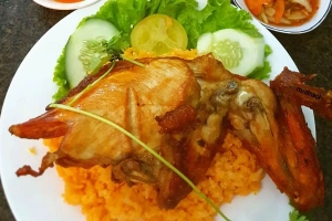 Quán Ăn Quán Nguyệt - Mì Quảng & Cơm Gà