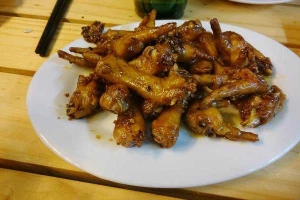 Quán Nhậu Nana - Phố Bia Lạnh & Bia Hơi