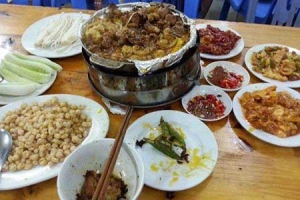Quán Nhậu Tèo Em - Lẩu, Nướng & Bia Hơi Sài Gòn