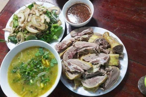 Quán Nhậu Út Tám Gà - Cháo Vịt & Tiết Canh