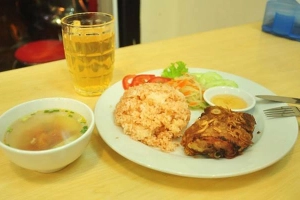 Quán Ăn Quân Tiền - Cơm Gà Xối Mỡ