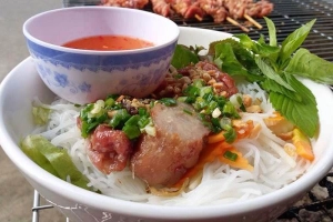 Quân Trần - Bún Thịt Nướng & Nem Nướng