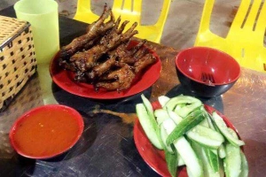 Quán Trèo - Chân Gà, Cành Gà Nướng & Các Món Ăn Vặt