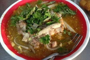 Quán Ăn Tuyết Sang - Bánh Canh Xương Chả