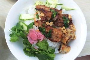 Quán Ăn Quán Vân Trang - Bò Né & Bún Thịt Nướng