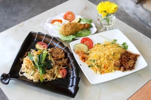 Quán Ăn Quang Aachener Imbiss - Gà Quay & Mì Ốp La
