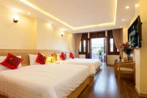 Queen Light Hotel