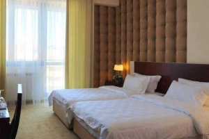 Queen Place Hotel - Đồng Bông