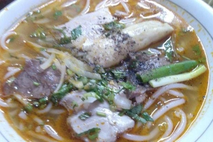 Quán Ăn Quỳnh Trân - Bún Bò Huế