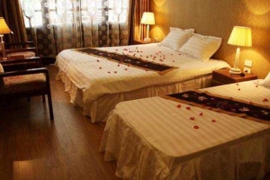 Real Hanoi Hotel - Ngõ Trung Yên