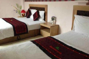 Red Hotel - Thụy Khuê
