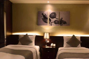 Rising Dragon Hotel - Bát Sứ