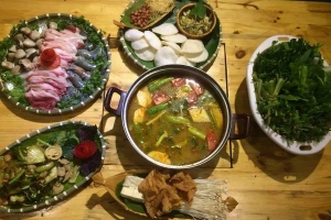 Quán Ăn Rổ Quán - Chuyên Lẩu & Các Món Dân Dã