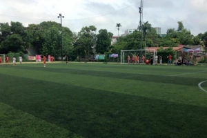 Sân bóng đá Chùa Láng
