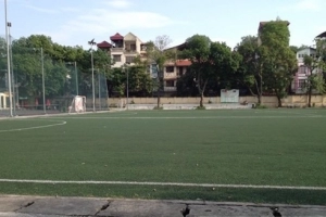 Sân bóng đá gần trường THPT Trung Văn