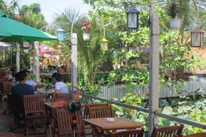 Sen Cafe - Quốc Lộ 13 Cũ
