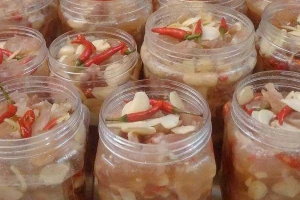 Shop online Bếp O Thu - Gân Bò Ngâm Tỏi Ớt Online