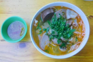 Quán Ăn Sơn Hồng - Cháo, Bún Lòng & Tiết Canh
