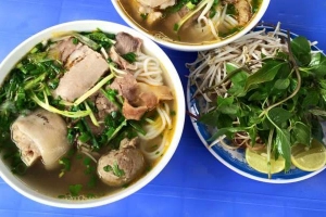 Quán Ăn Sơn Tùng - Bún Bò Huế