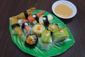 Quán Ăn Sushi Maki